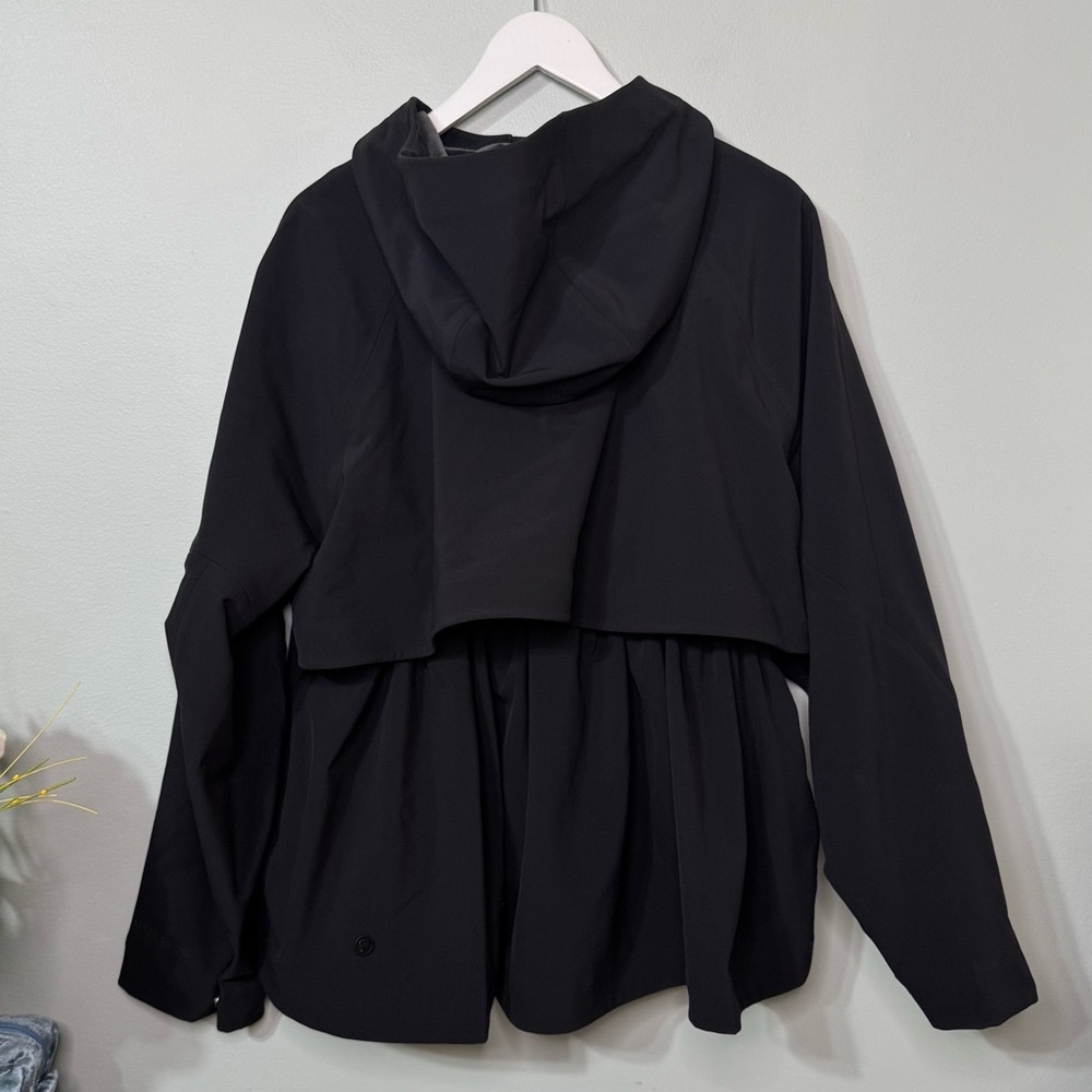 Lululemon RepelShell Cinch Back Rain Jacket Waterproof Windproof Velour Lined 12 - Picture 9 of 13